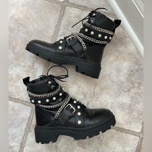 Zara Black Moto Studded Chain Pearl Embellished Boots - Picture 6 of 10
